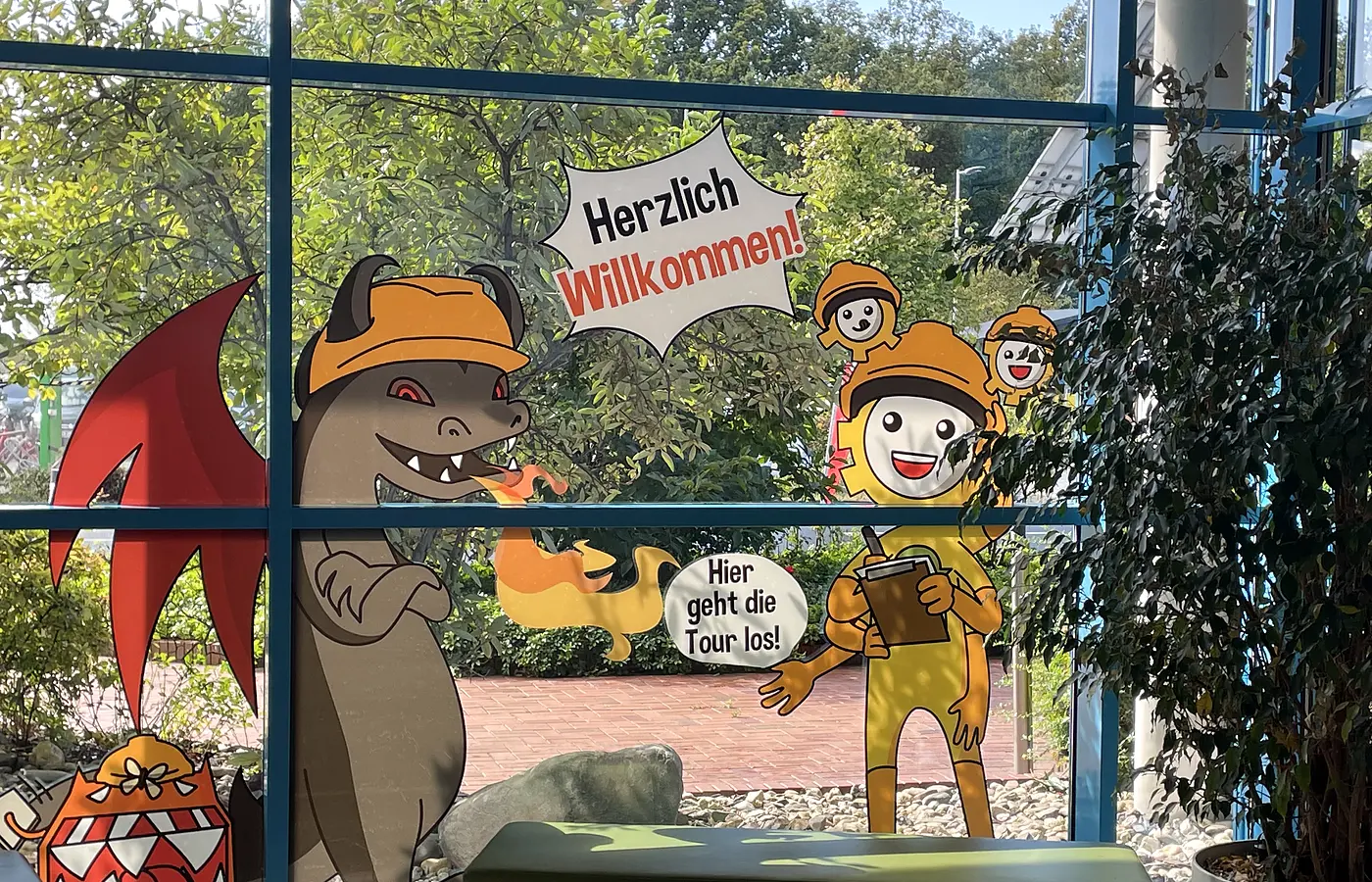 Trash Monsters window graphic in use